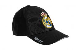 Czapka z daszkiem Real Madryt - oficjalna licencjonowana. Czarne czapki męskie Real Madrid, bez wzorów, z bawełny. Za 99.00 zł.