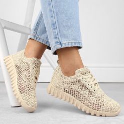 Półbuty damskie sportowe koronkowe beżowe T.Sokolski 1982. Brązowe półbuty damskie T.Sokolski, bez wzorów, z koronki, sportowe, bez obcasa. Za 239.99 zł.