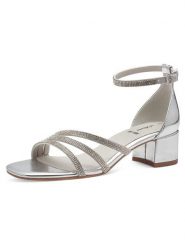 S.Oliver Sandały w kolorze srebrnym na obcasie rozmiar: 41. Szare sandały damskie S.Oliver, bez wzorów, bez obcasa, na koturnie. Za 144.95 zł.