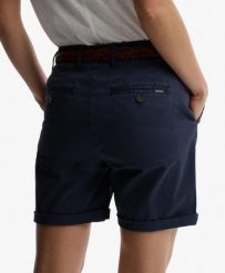 Superdry Chino Shorts z bawełną i elastanem – relaxed fit. Niebieskie szorty męskie Superdry., na lato, bez wzorów, z bawełny, eleganckie. Za 252.95 zł.