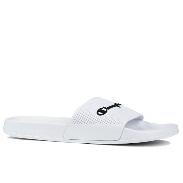 Klapki sportowe basenowe Champion DAYTONA. Białe klapki damskie CHAMPION, bez wzorów, bez obcasa. W wyprzedaży za 78.00 zł.