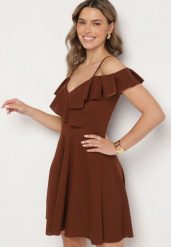 Brązowa Sukienka Rozkloszowana na Ramiączkach z Falbankami Polauri. Brązowe sukienki damskie Born2be, na co dzień, l, bez wzorów, eleganckie, bez kołnierzyka, bez ramiączek, mini, rozkloszowane. W wyprzedaży za 79.99 zł.