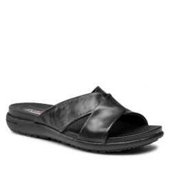 Klapki Go Soft. Czarne klapki damskie GO SOFT, bez wzorów, bez obcasa. Za 149.99 zł.