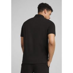 Męska koszulka polo Essentials z logo No. 1 z piki PUMA Black. Czarne koszulki polo męskie Puma, l, bez wzorów, prążkowane, bez ramiączek. W wyprzedaży za 139.00 zł.