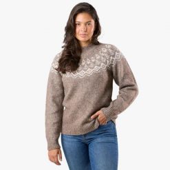 Sweter damski Swedemount Lofoten Wool Knit W. Brązowe swetry klasyczne damskie SWEDEMOUNT, z tkaniny, bez kołnierzyka. Za 249.99 zł.