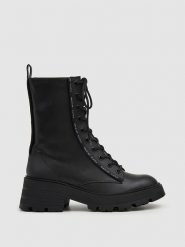 Pepe Jeans FOOTWEAR Botki "Soda Rub" w kolorze czarnym rozmiar: 38. Czarne botki damskie Pepe Jeans FOOTWEAR, z jeansu, bez obcasa, bez zapięcia. Za 177.10 zł.