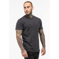 T-shirt o klasycznym kroju Tapout Basic. Czarne t-shirty męskie TAPOUT, bez wzorów, bez kołnierzyka. Za 137.00 zł.