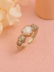 Lodie Silver Pierścionek z kamieniem ozdobnym rozmiar: onesize. Szare pierścionki damskie Lodie Silver, z cyrkonią, z mosiądzu. Za 30.99 zł.