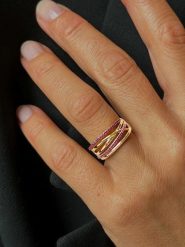 OR Carats Złoty pierścionek z kamieniami szlachetnymi rozmiar: 56. Czerwone pierścionki damskie OR Carats, z rubinem, złote. Za 1,043.99 zł.