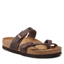 Japonki Birkenstock. Brązowe klapki damskie Birkenstock, bez wzorów, bez obcasa. Za 399.99 zł.