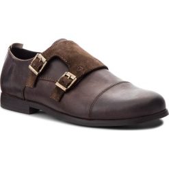 Półbuty GUESS - FMDAR4 LEA13 BROWN. Brązowe półbuty męskie Guess, ze skóry, bez zapięcia. W wyprzedaży za 389.00 zł.