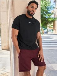 Szorty - bordowy. Czerwone szorty męskie Sinsay, z bawełny, bez kołnierzyka. Za 29.99 zł.