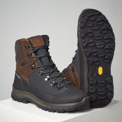 Buty outdoor wysokie Solognac Crosshunt 500 wodoodporne. Brązowe buty trekkingowe męskie SOLOGNAC, z materiału, przed kolano, bez zapięcia, outdoorowe. W wyprzedaży za 349.99 zł.