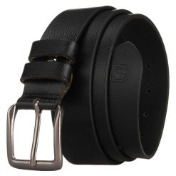 Klasyczny, skórzany, czarny pasek męski z tradycyjną klamrą - Peterson. Czarne paski męskie Peterson, bez wzorów, z jeansu, eleganckie. Za 59.99 zł.