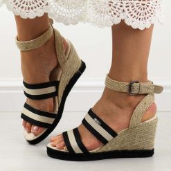 Czarne espadryle, sandały damskie Big Star Ll274884. Czarne sandały damskie Big Star, bez wzorów, z tkaniny, bez obcasa, na koturnie. W wyprzedaży za 95.84 zł.