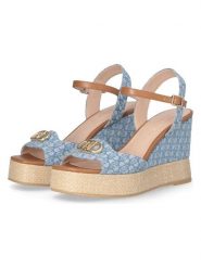 Liu Jo Sandały w kolorze błękitnym na koturnie rozmiar: 37. Niebieskie sandały damskie Liu Jo, bez wzorów, z materiału, bez obcasa, na koturnie. Za 301.48 zł.