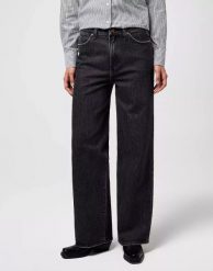 DAMSKIE SPODNIE WRANGLER LOOSE STRAIGHT BLACK SAND 112371182. Czarne spodnie materiałowe damskie Wrangler, bez wzorów, z jeansu. Za 219.99 zł.