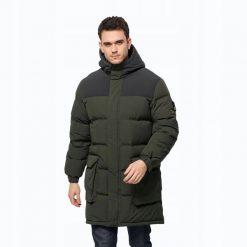 KURTKA MĘSKA ZIMOWA Jack Wolfskin ALEX LONG DOWN JKT M 1207251_4018 (S. Zielone kurtki męskie Jack Wolfskin, na zimę, m, bez wzorów, z dresówki, sportowe, bez kaptura. Za 699.99 zł.