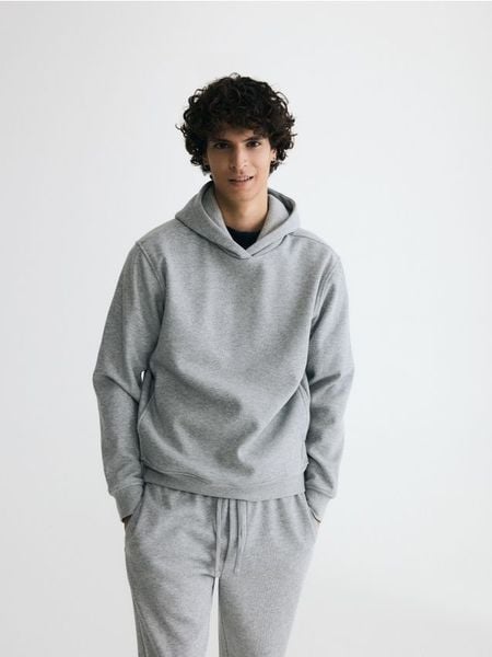 Bluza regular z kapturem - jasnoszary. Szare bluzy z kapturem męskie Reserved, l, z bawełny. Za 129.99 zł.