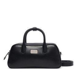 Torebka Emporio Armani. Czarne torebki klasyczne damskie Emporio Armani, bez wzorów, bez dodatków. Za 1,779.00 zł.