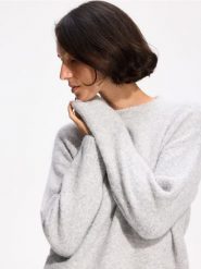 Sweter z domieszką wełny - jasnoszary. Szare swetry klasyczne damskie Reserved, l, z dzianiny, bez kołnierzyka. Za 149.99 zł.