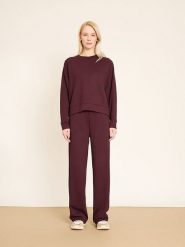 BGN 2-częściowy zestaw w kolorze brązowym rozmiar: 40. Brązowe spodnie dresowe damskie BGN, bez wzorów, z dresówki. Za 162.87 zł.