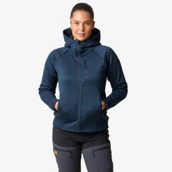 Bluza z kapturem Hiking damska Swedemount Lofoten Tech Stretch Hood wodoodporna. Niebieskie bluzy z kapturem damskie SWEDEMOUNT. Za 279.99 zł.