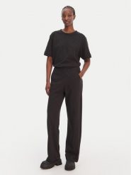 G-Star Raw Kombinezon D28670-B771 Czarny Relaxed Fit. Czarne kombinezony damskie G-Star Raw, m, bez wzorów, z bawełny, retro, bez kołnierzyka, bez ramiączek. Za 389.99 zł.