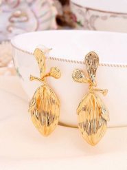 L'Atelier de Gaia Pozłacane kolczyki-wkrętki rozmiar: onesize. Żółte kolczyki damskie L'Atelier de Gaia, pozłacane. Za 43.99 zł.