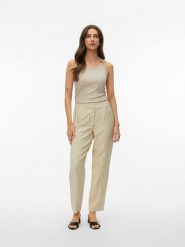 Vero Moda Top w kolorze beżowym rozmiar: M. Brązowe topy damskie Vero Moda, m, z aplikacjami, prążkowane, bez kołnierzyka. Za 77.95 zł.