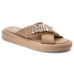 Beżowe Klapki Carinii Modne Buty Damskie. Brązowe klapki damskie Carinii, bez wzorów, z materiału, bez obcasa. Za 499.00 zł.