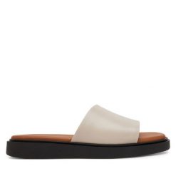 Klapki Vagabond Shoemakers. Brązowe klapki damskie Vagabond Shoemakers, bez wzorów, bez obcasa. Za 309.99 zł.