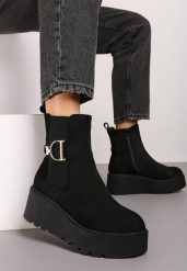 Czarne Botki Sztyblety na Grubej Podeszwie z Metaliczną Aplikacją Vlisandra. Czarne botki damskie Born2be, z jeansu, eleganckie, bez obcasa, na koturnie, bez zapięcia. Za 159.99 zł.