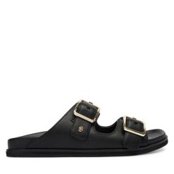 Klapki BOSS. Czarne klapki damskie Boss, bez wzorów, bez obcasa. Za 869.99 zł.