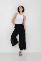 SPODNIE ZORA CZARNE XS - Flawless. Czarne spodnie materiałowe damskie Flawless, bez wzorów, z gumy, klasyczne. Za 329.00 zł.