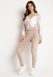 Ciemnobeżowy Komplet Dresowy z Weluru Bluza z Kapturem z Ozdobnym Wzorem i Spodnie Grouvia. Brązowe bluzy z kapturem damskie Born2be, m, z dresówki. Za 64.99 zł.