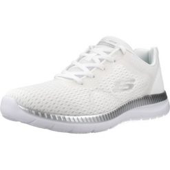 Buty SKECHERS BOUNTIFUL-QUICK PATH Biały. Białe obuwie trekkingowe damskie Skechers. Za 259.99 zł.