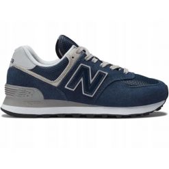 Buty Damskie New Balance Sportowe Sneakersy Granatowe Zamsz. Niebieskie buty sportowe na co dzień damskie New Balance, bez wzorów, z zamszu. Za 499.00 zł.