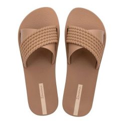 Buty klapki damskie Ipanema Street II. Brązowe klapki damskie Ipanema, bez wzorów, z gumy, bez obcasa. Za 99.00 zł.