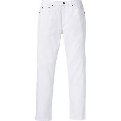 Dżinsy ze stretchem Slim Fit Straight bonprix biały. Białe jeansy męskie bonprix. Za 71.99 zł.