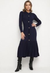 Granatowa Taliowana Sukienka z Wiskozą z Guzikami i Rozkloszowanym Dołem Faratila. Niebieskie sukienki damskie Born2be, na co dzień, m, bez wzorów, z wiskozy, eleganckie, bez kołnierzyka, bez ramiączek, midi, rozkloszowane. Za 139.99 zł.