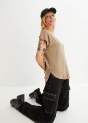 T-shirt. Zielone t-shirty damskie bonprix, bez wzorów, bez kołnierzyka. Za 59.99 zł.