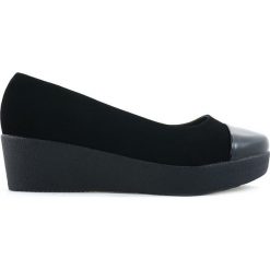 PÓŁBUTY DAMSKIE SER 8507 CZA. Półbuty damskie Sergio Leone, bez wzorów, ze skóry ekologicznej, bez obcasa, na platformie. Za 49.00 zł.