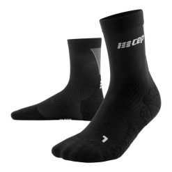 Skarpety kompresyjne sportowe męskie CEP Ultralight krótkie. Czarne skarpetki męskie CEP, bez wzorów, z materiału. Za 74.00 zł.