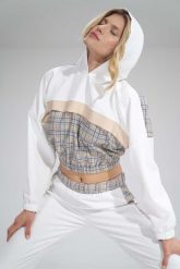 Dwukolorowa Krótka Bluza z Kapturem - Wzór 121. Brązowe bluzy z kapturem damskie Figl, xl, z elastanu. Za 189.00 zł.