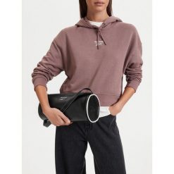 Torebka Reebok. Czarne torebki klasyczne damskie Reebok, bez wzorów, bez dodatków. Za 129.99 zł.