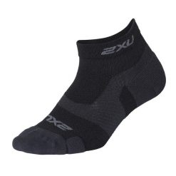 Skarpety sportowe 2XU Vectr Lght Cush 1/4 Crew. Czarne skarpetki damskie 2XU, bez wzorów. Za 94.05 zł.