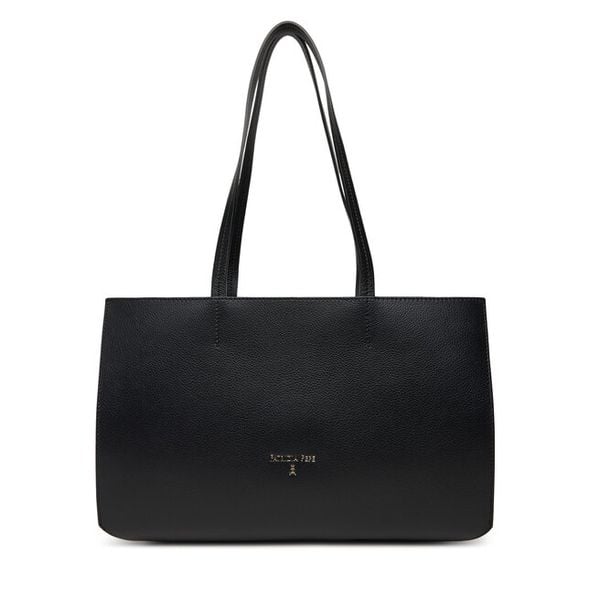 Torebka Patrizia Pepe. Czarne torebki klasyczne damskie Patrizia Pepe, bez wzorów, bez dodatków. Za 919.99 zł.