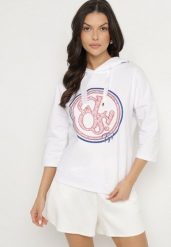 Biała Bluza z Kapturem i Rękawami 3/4 Zdobiona Nadrukiem Saniriora. Białe bluzy z kapturem damskie Born2be, l, z jeansu. Za 84.99 zł.