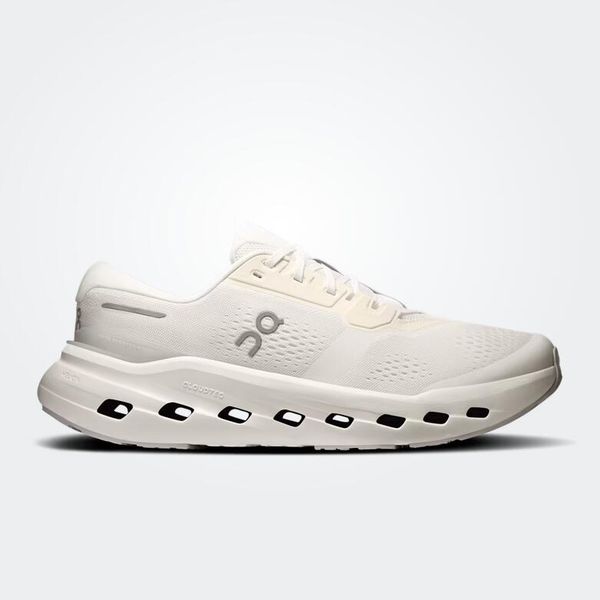 Buty do biegania damskie On Running Cloudrunner 3 Wide white/ivory. Białe obuwie do biegania damskie On Running. Za 783.40 zł.